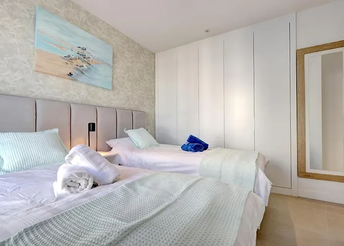 Appartement Modern 3-bedroom With Sea Views And Picture Worthy Sunsets