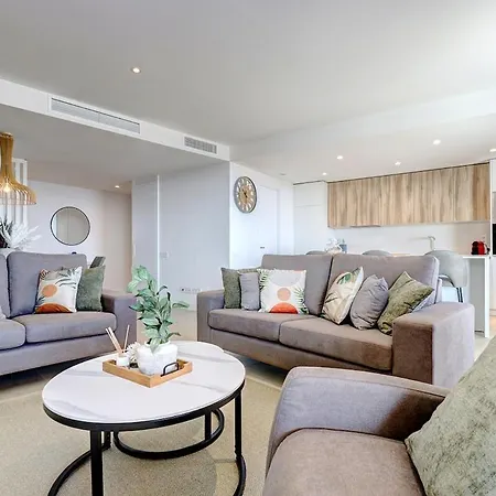 Modern 3-bedroom With Sea Views And Picture Worthy Sunsets Estepona